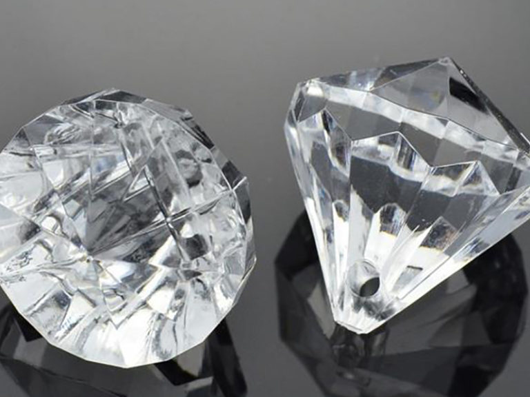 large-acrylic-diamond-clear-pendant